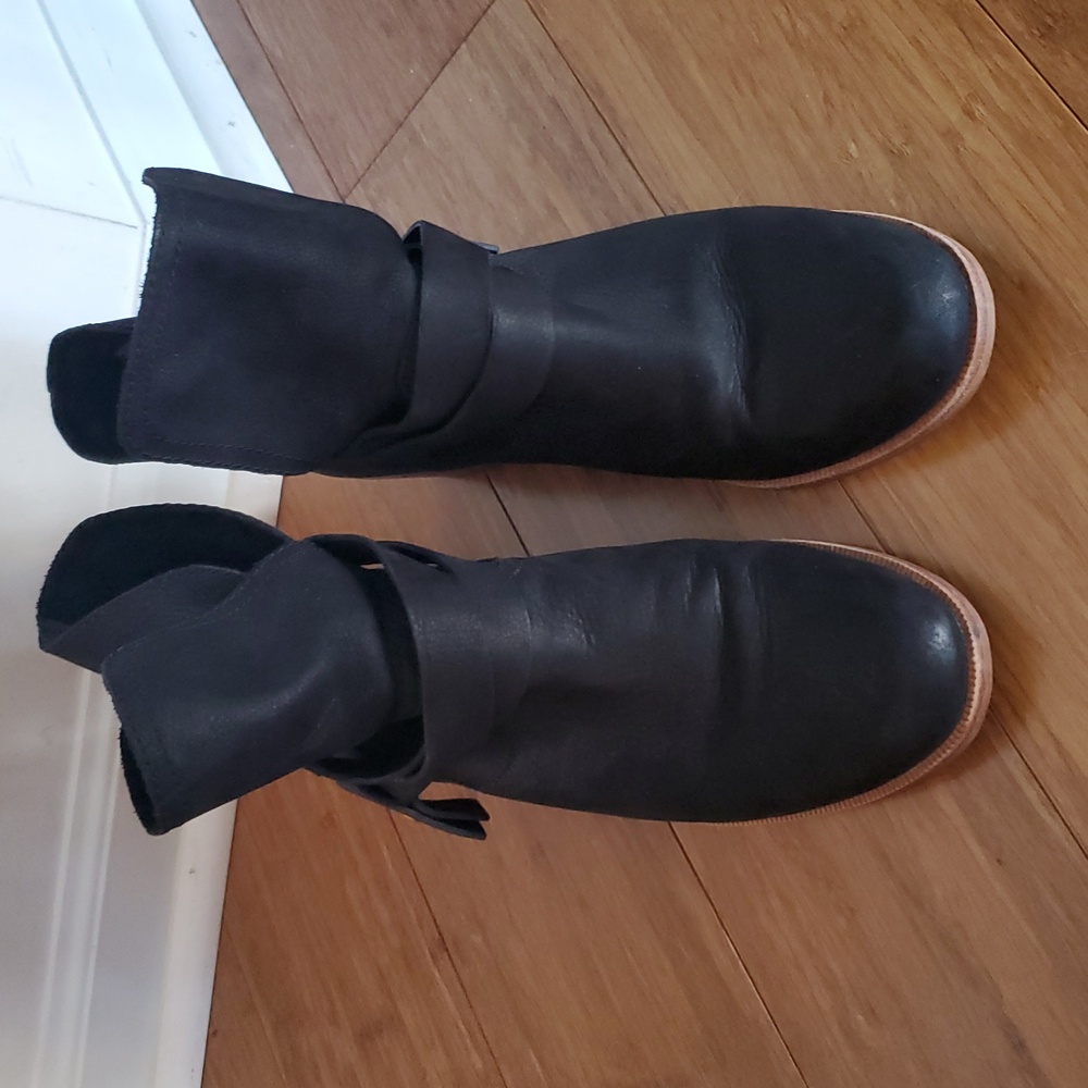 UGG Elora Black Ankle Boots Size 9 - Picture 4 of 13